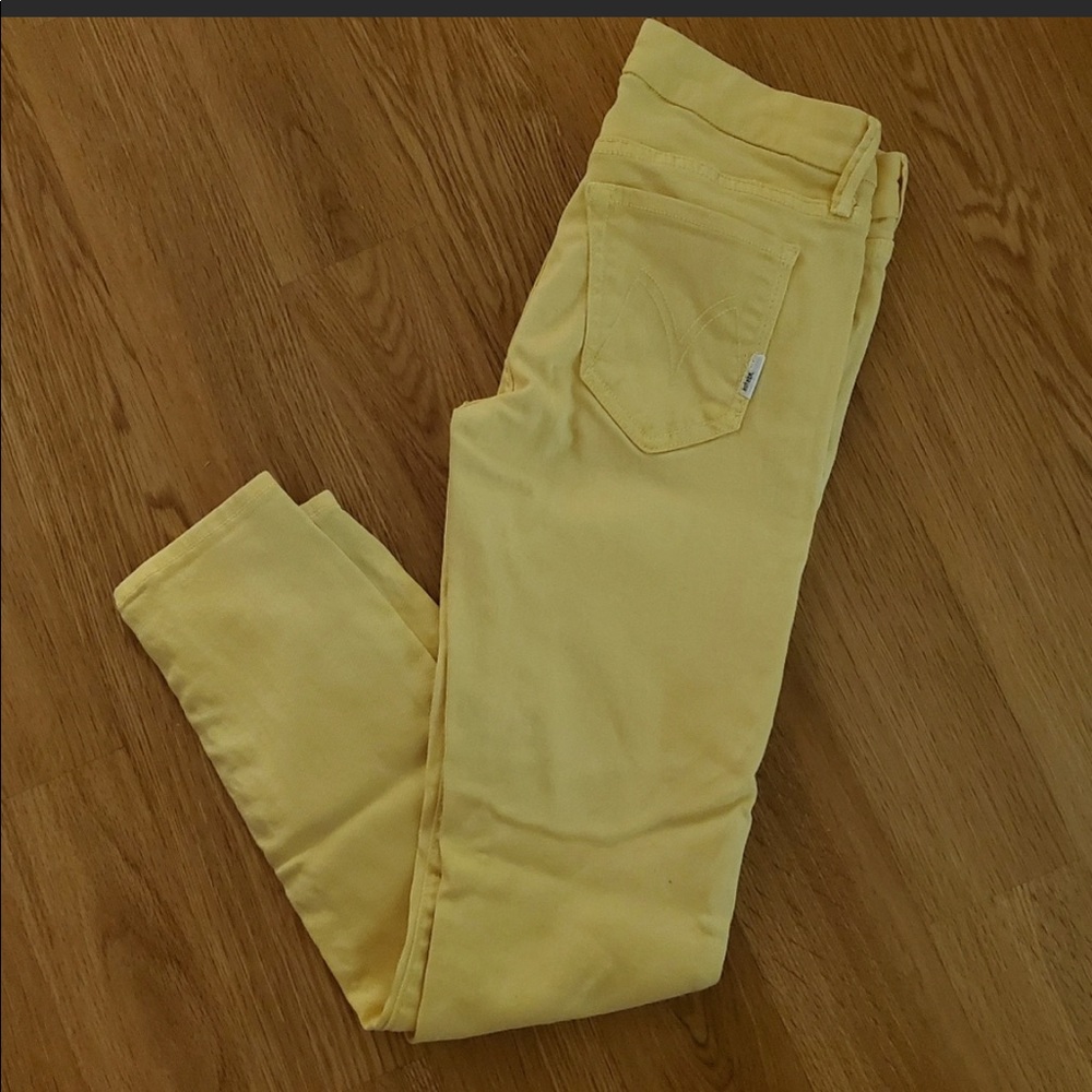 MOTHER Yellow Ankle Cropped Pants